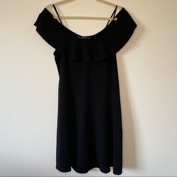 Zara | Minidress with shoulder detail - Picture 1 of 5